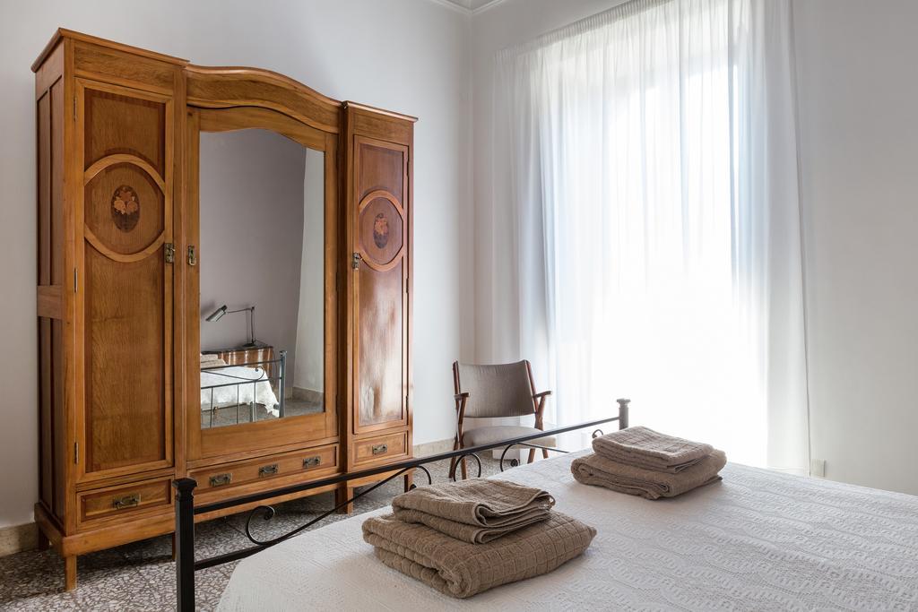 Alcala Living Apartments Catania Bagian luar foto